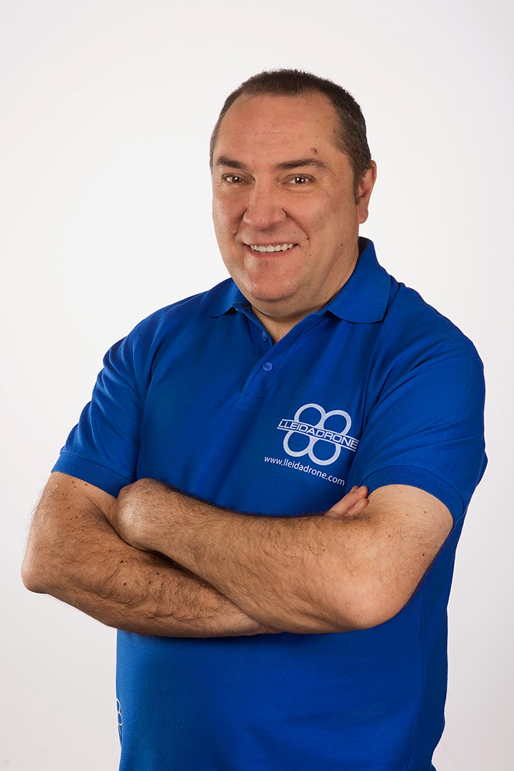 Fotografía de Andreu Ibáñez, sus charlas combinan tecnología, innovación y experiencias reales para inspirar a profesionales, estudiantes y empresas.